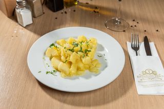 Cartofi natur cu unt