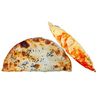 Емпанада з куркою та помідорами