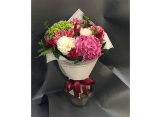 Букет Нежност от сезонни цветя