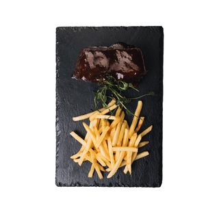 Томлене ребро з картоплею фрі (300г)