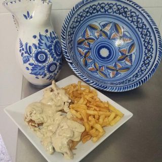 Platos de día. Solomillo con champiñón a la crema
