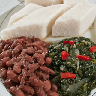 Ugali + maharagwe + veg