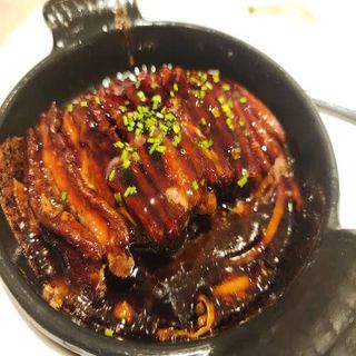 601 Pato asado en salsa de la casa