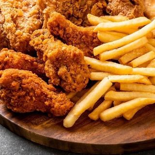 Pollo e patatine fritte 