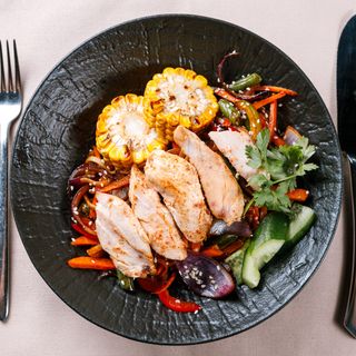 Wok с куриным филе