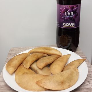 10 empanadas + refresco 2 lts