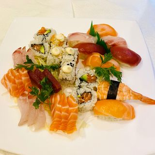 143 Sushi e sashimi media