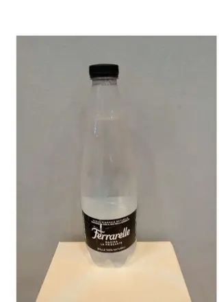 Acqua Ferrarelle nera