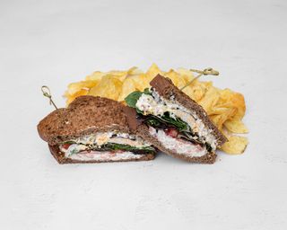 Salmón Y Salsa Tártara