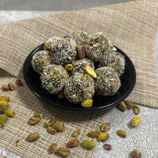 Бонбони с матча и шам фъстък - 5 броя