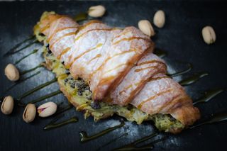 Kroasan sa pistaći kremom