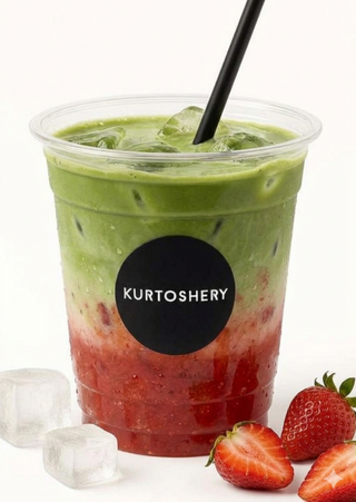 Зелена матча полуниця