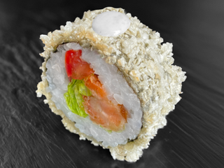 Рол Цезар з лососем в темпурі