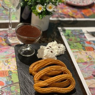 Churros Con Chocolate Caliente