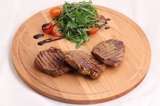 Медальоны из телятины 