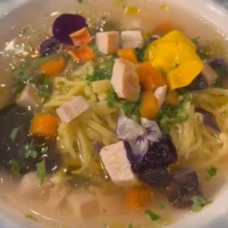 Consome de pui cu legume și tagliolini de casa  - 400gr