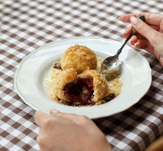 Tanjine knedle sa šljivama