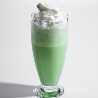 Матча молочный коктейль 