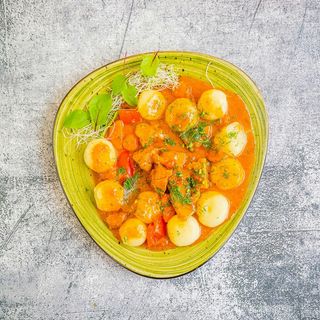 Kluski śląskie z gulaszem wieprzowym