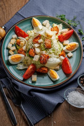 Цезарь с семгой (250г)