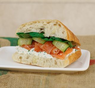 Somon marinat și ricotta