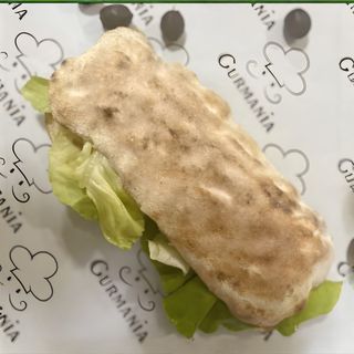 Sendvič sa pečenicom