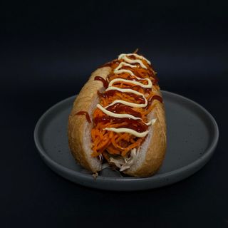 Хот-дог Класичний з молочною сосискою (200г)