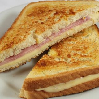 Sándwich Mixto Con Huevo