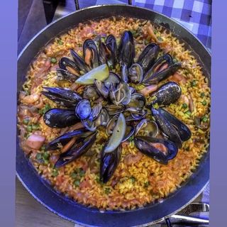 Paella valenciana