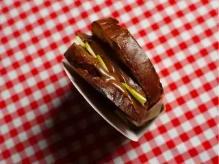 Sandwich z nutellą i jabłkiem