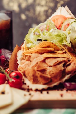 KebShot w bułce duży 