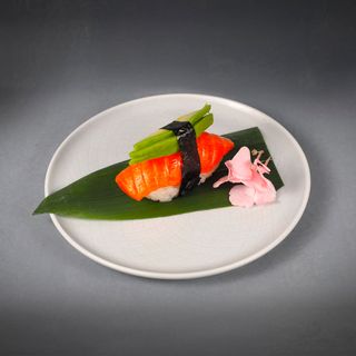 Суши "Лосось авокадо"