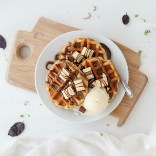 Gofres Con Nutella Y Trozos De Kinder Bueno