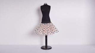 Suknjica sa tufnicama