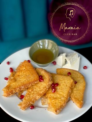 Пържени филийки със сирене и сладко (250г)