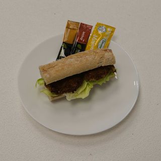 Kanapka z kotletem wieprzowym