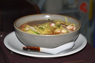 213. Tagliolini in brodo con carne e funghi