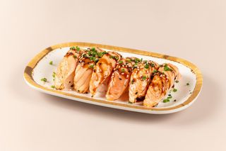Nigiri de Salmão Braseado | 6 un