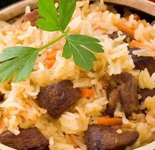 Бял ориз с фиде и пикантно телешко месо  + мляко с ориз