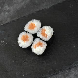 Maki De Salmón Y Queso (8 Pzs.)