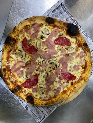 Pizza 4 Estaciones (32 Cm.)