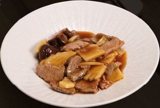 176.Pollo funghi bambù