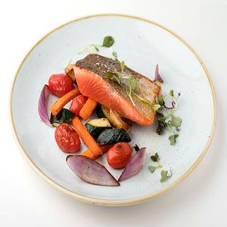 Salmon Salvage Con Verduritas