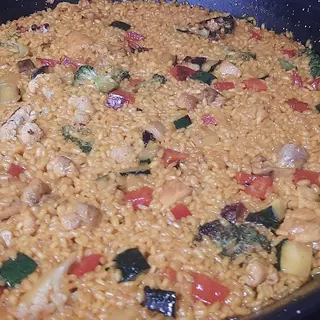 Arroz con pollo y verdura
