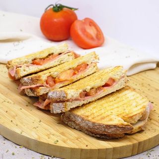 Tosta mediterrânea vegetariana