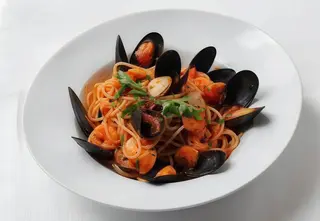 Pasta De Gambas Y Mejillones