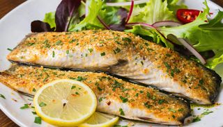 Pastrav la gratar/la cuptor cu garnitura