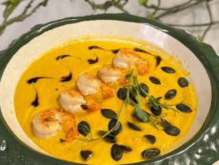 Гарбузовий крем суп з креветками (350g)