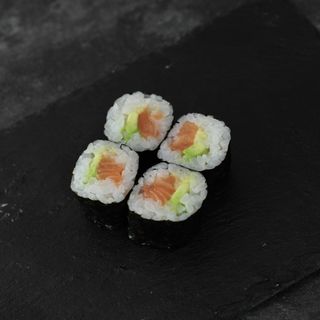 Maki De Salmón Y Aguacate (8 Pzs.)