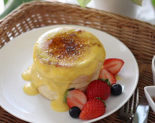 Fluffy Pancake Crème Brûlée